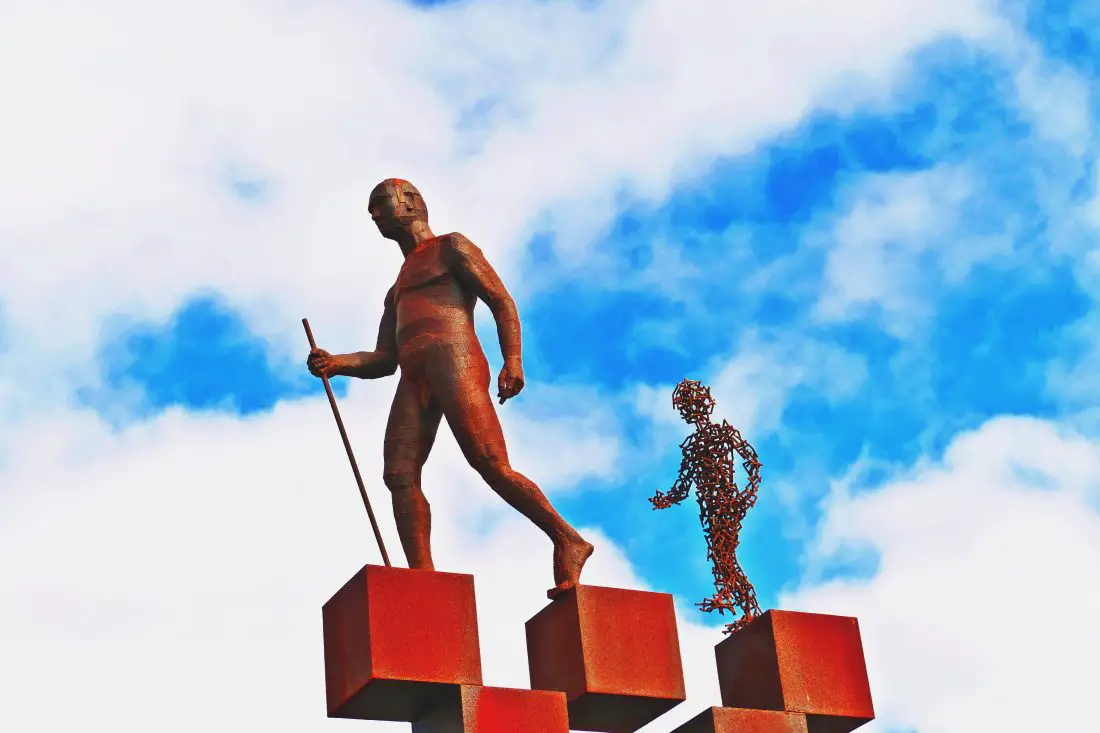 Skulptur - Der Wanderer