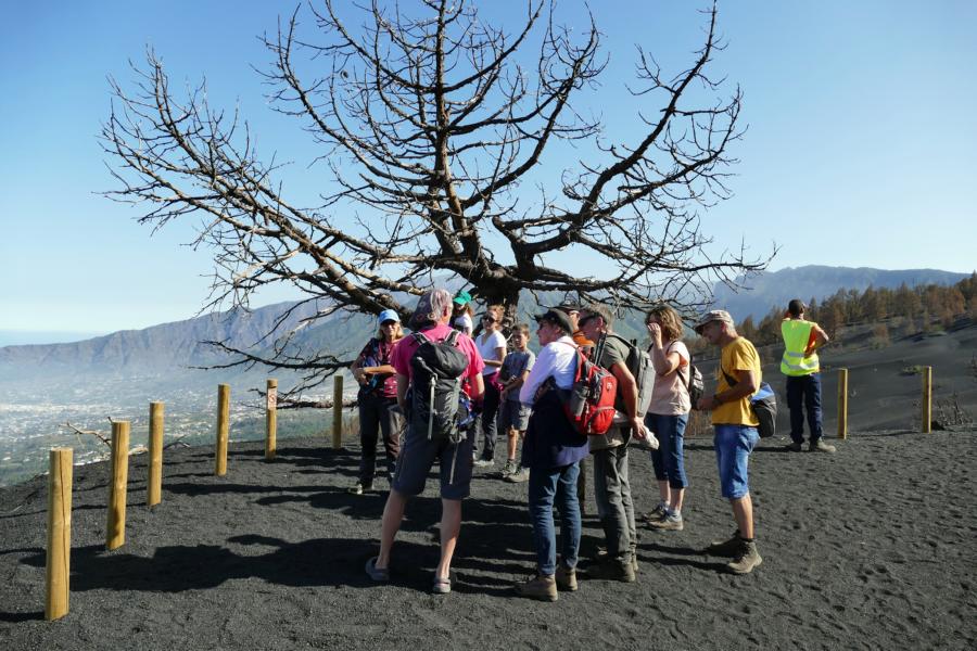 Touristen -Vulkantourismus